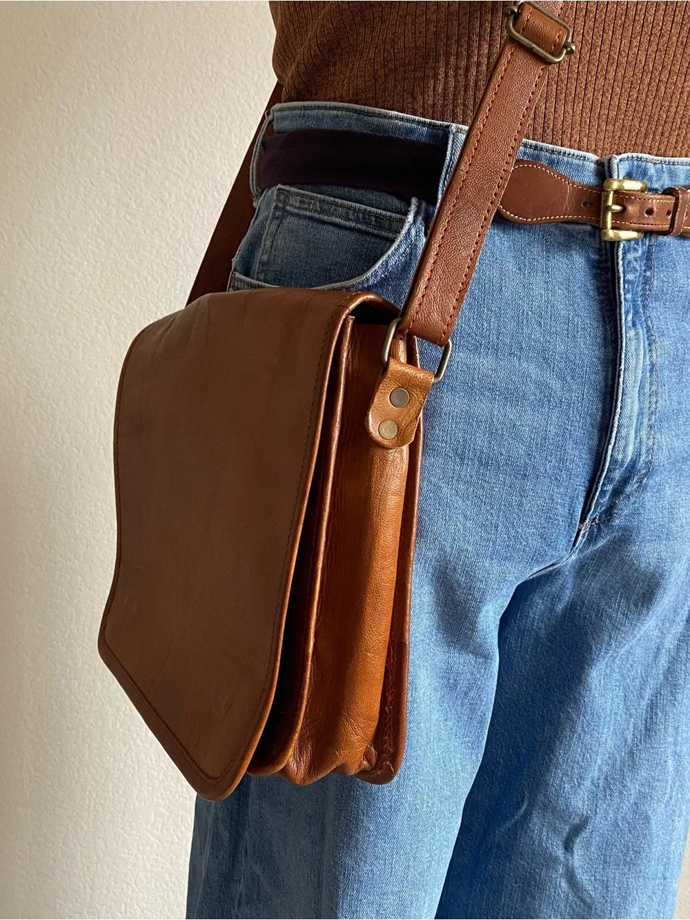 Tan crossbody messenger bag